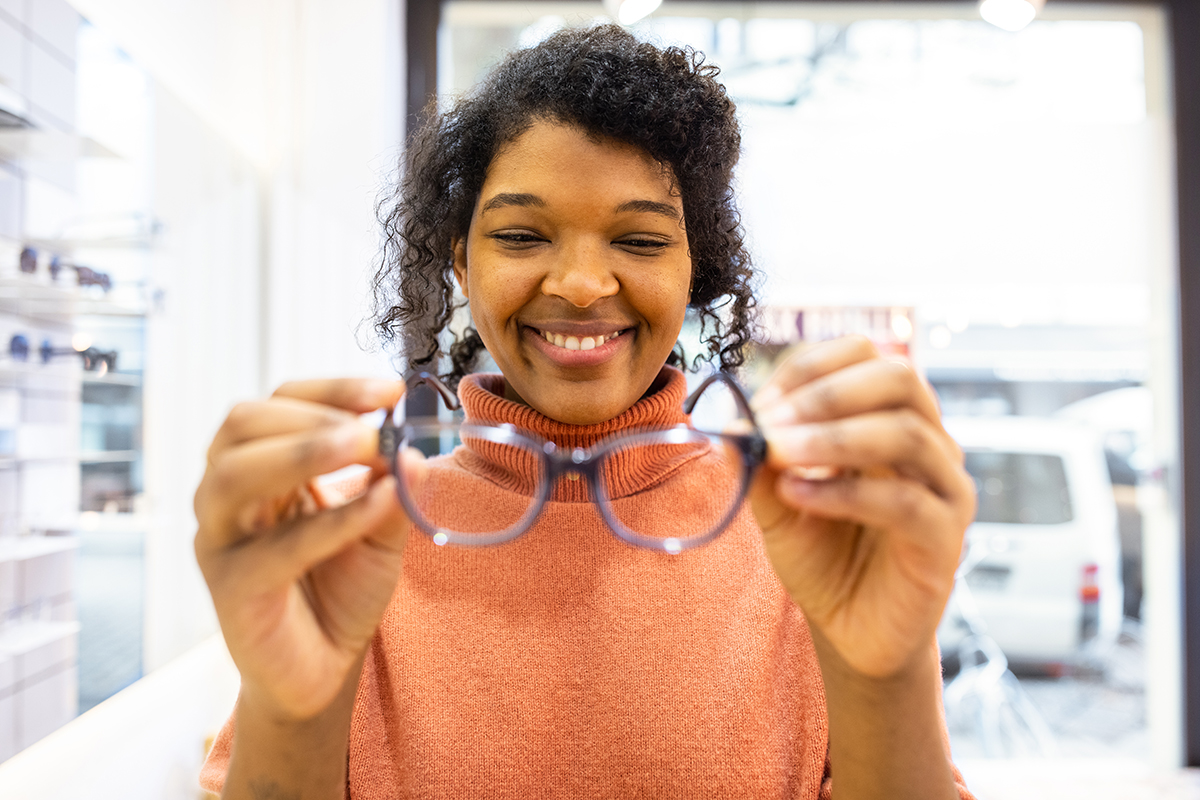 How to Choose the Right Eyeglass Frames America's Best