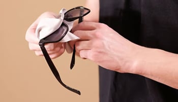 How to Clean Your Glasses